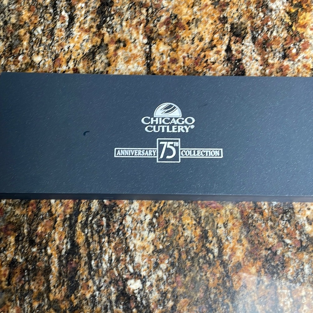 Chicago Cutlery 75th Anniv. Used 7” & 5” stainless steel Partoku/Santoku style